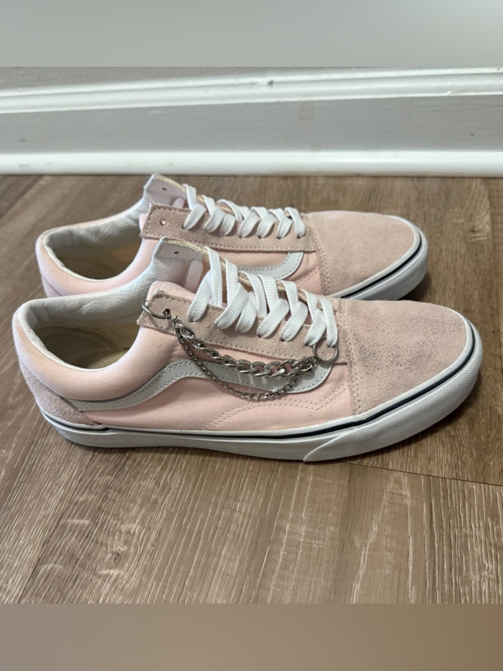 Men’s vans with chain